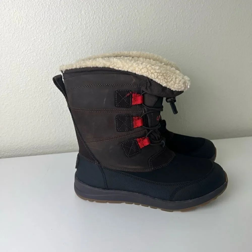 Ugg Bellemore Weather size 4 Kids